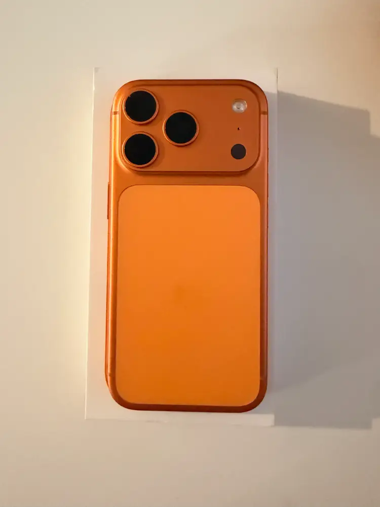 아이폰 17pro 오렌지 256기가 이미지