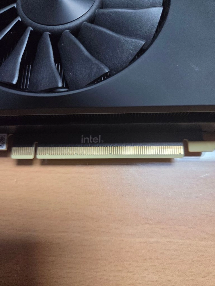 인텔 ARC A770 28년 4월까지 보증 남음 이미지