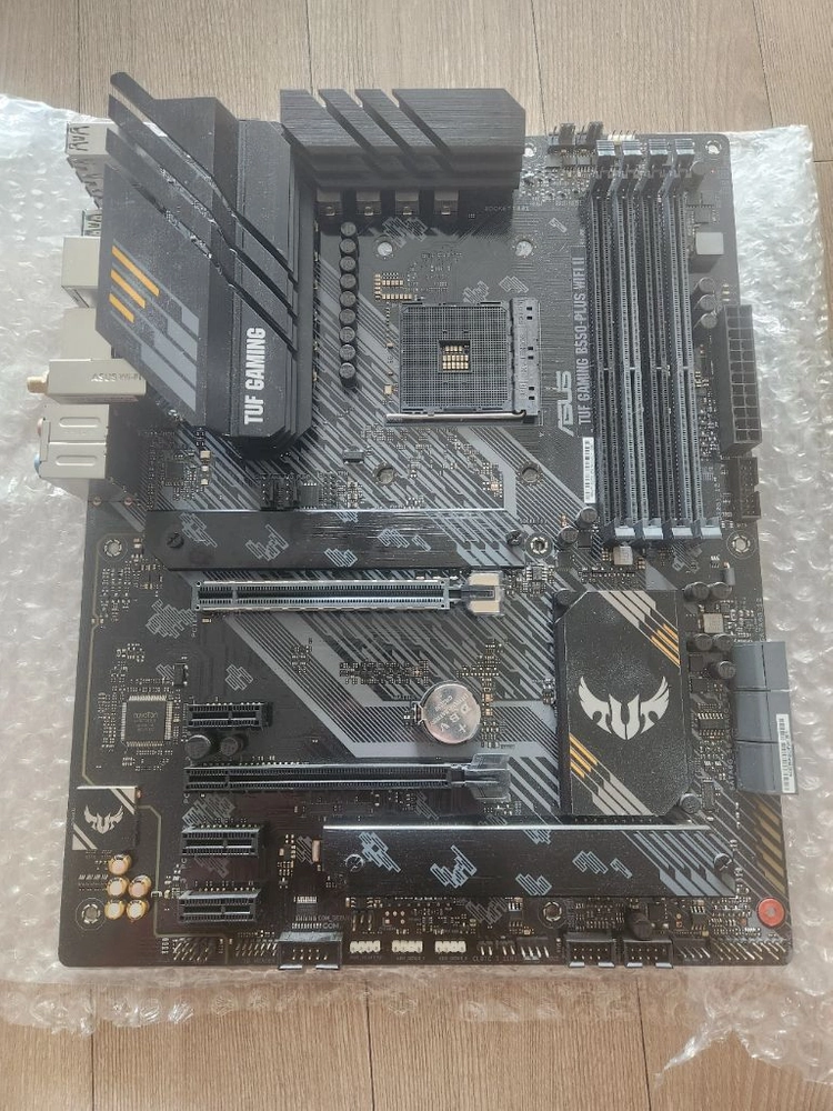 b550 wifi 메인보드, amd 3600 cpu 이미지