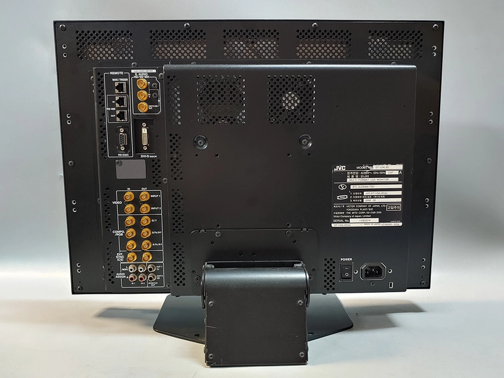 JVC 방송용 멀티포맷 LCD 모니터 DT-V24L3D 모니터 이미지