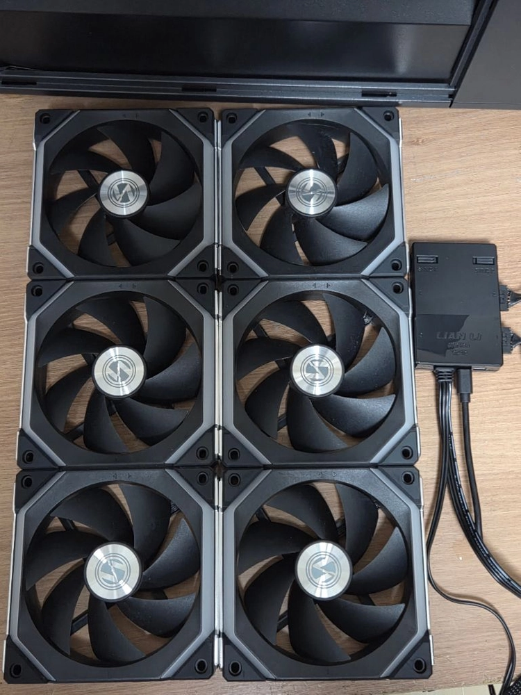 리안리 유니팬 SL120 v2 6개 + 컨트롤러 - 안심되는 중고거래