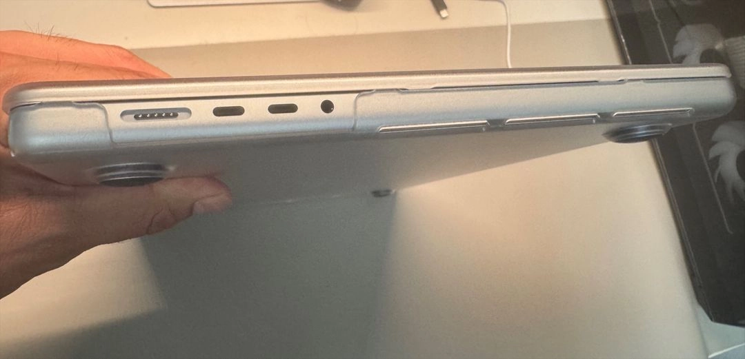 [보증남음] 맥북프로 16인치 M4 Max 14코어 32코어 36gb 1tb 실버 이미지