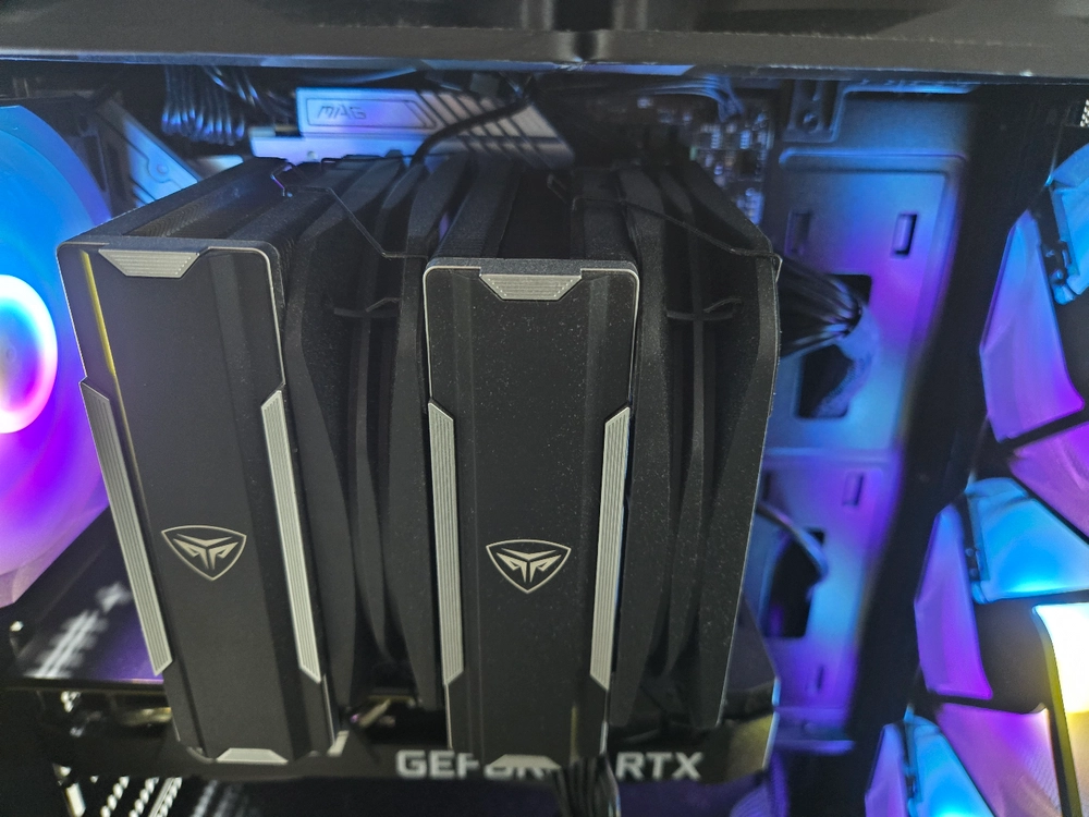 인텔 14600kf b760m d5 700w 반본체 또는 32gb 포함 팔아요 이미지