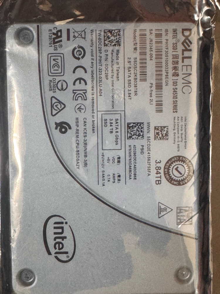 SATA SSD 3.84TB 판매 이미지