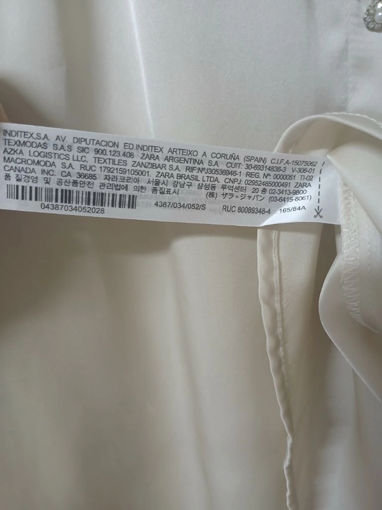 새상품 ZARA 자라 진주·큐빅 버튼 실크터치 블라우스 이미지