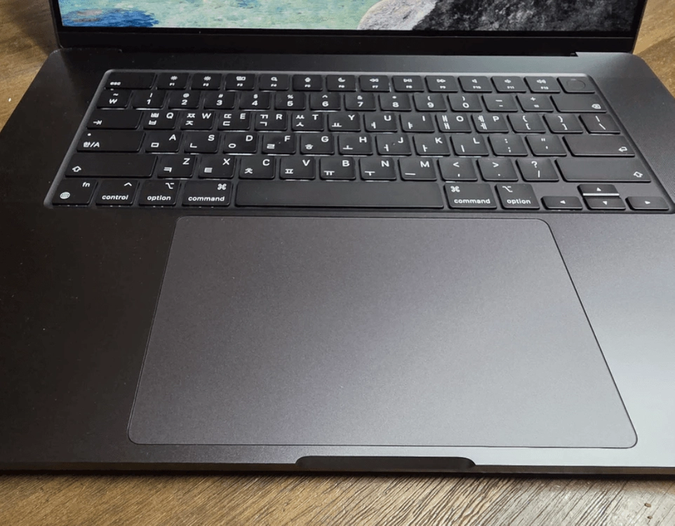 애플 맥북프로 apple macbook M4max 16인치 (64G 4T SSD) + 멀티 젠더 팝니다. 이미지