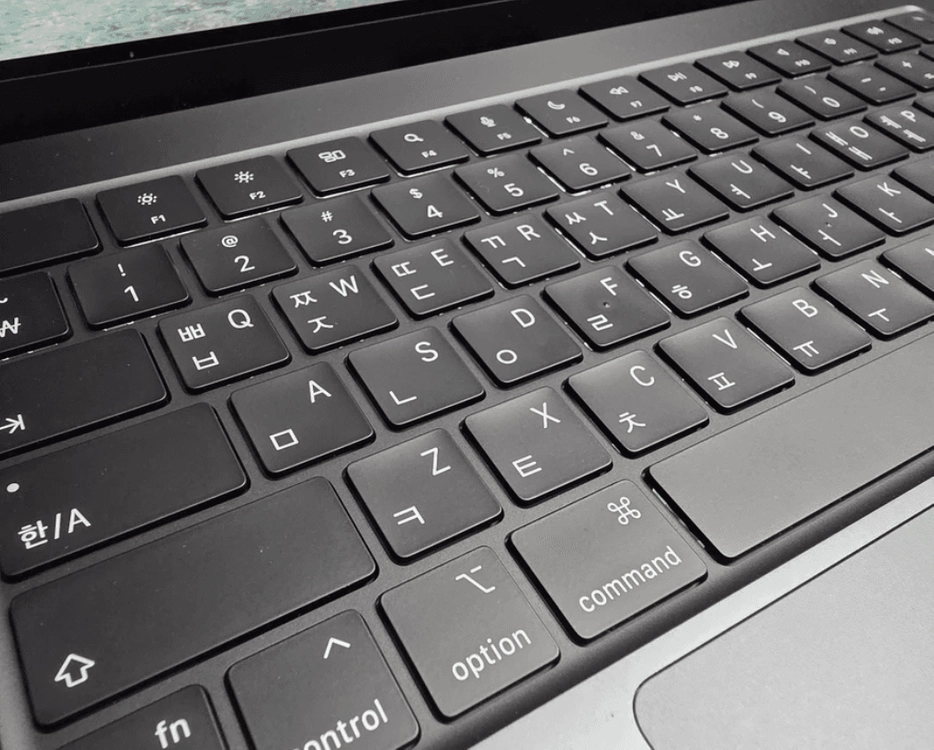 애플 맥북프로 apple macbook M4max 16인치 (64G 4T SSD) + 멀티 젠더 팝니다. 이미지