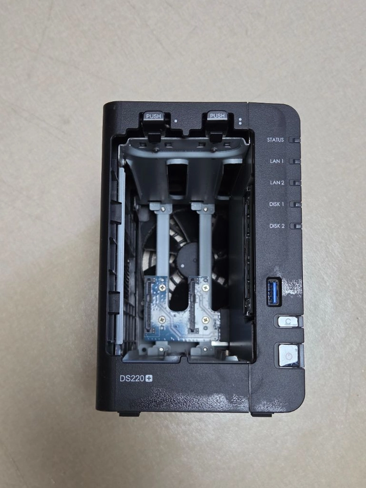 시놀로지 DS220+ + WD Red Plus 8TB 2 (총 16TB) 판매 이미지