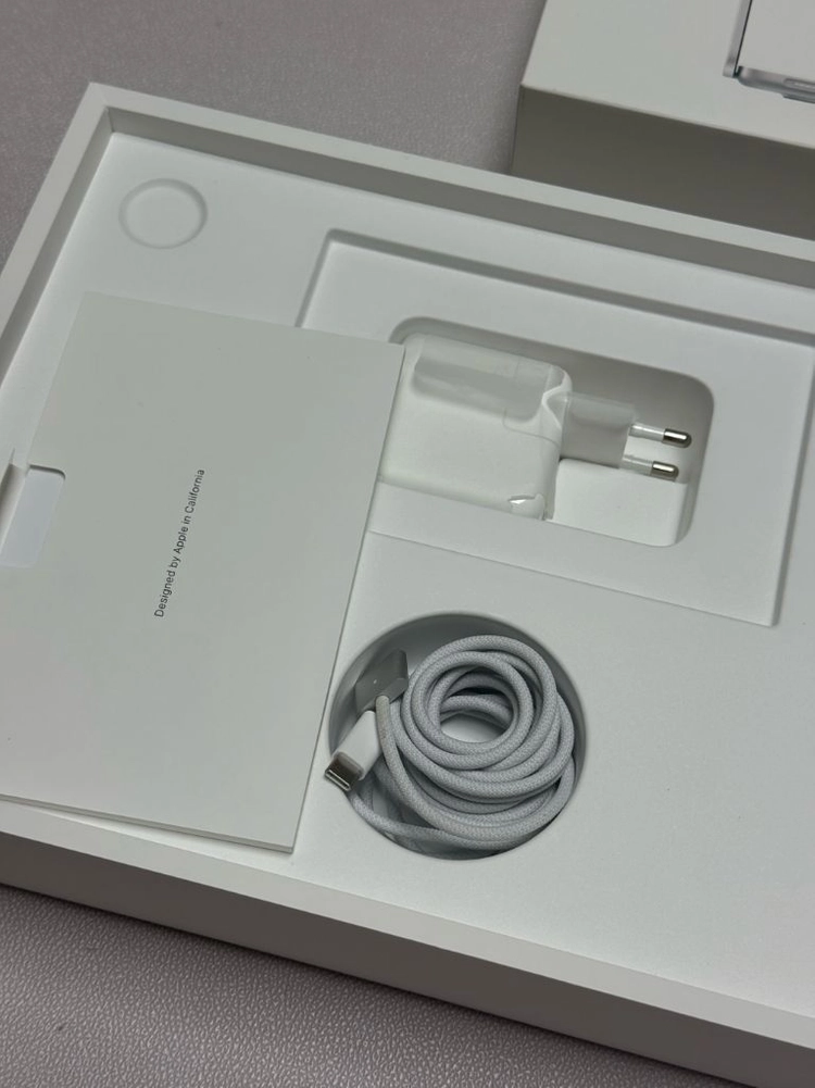 애플 맥북 에어 M5 13인치 512gb 실버 풀박스 + 마우스, 파우치 이미지