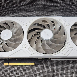 RTX 4070 Ti SUPER 갤럭시 EX GAMER WHITE OC 이미지