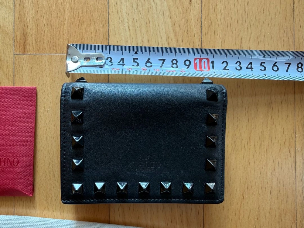 발렌티노 VALENTINO 지갑 중지갑 지퍼돌이 스터드 반지갑 명품지갑 정품새상품급 초고화질 사진참고사진구성여분 스 이미지