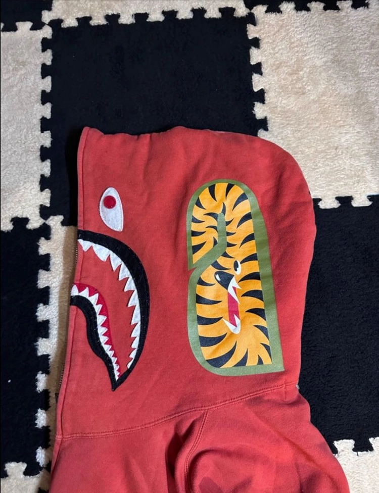 베이프(Bape) 샤크 하프 앤 하프 카모 풀 집업 후드 레드 L 이미지