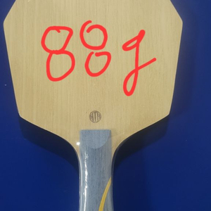 동일구조라켓. W968 FL 7각 이너. 88g 재고1개 (동일구조중 으뜸성능)특징:일반라켓보다 공이 맞는 스팟이큼 이미지