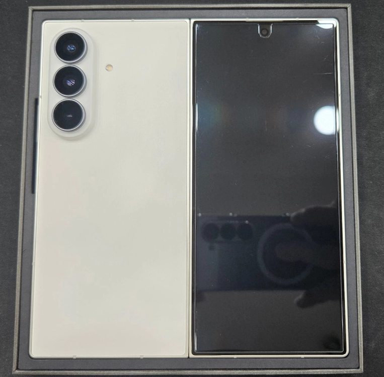 갤럭시 폴드8 울트라 512GB 크림 삼케플가능 - 안심되는 중고거래