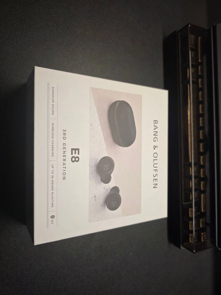 뱅앤올룹슨 E8 3.0 블랙 이미지