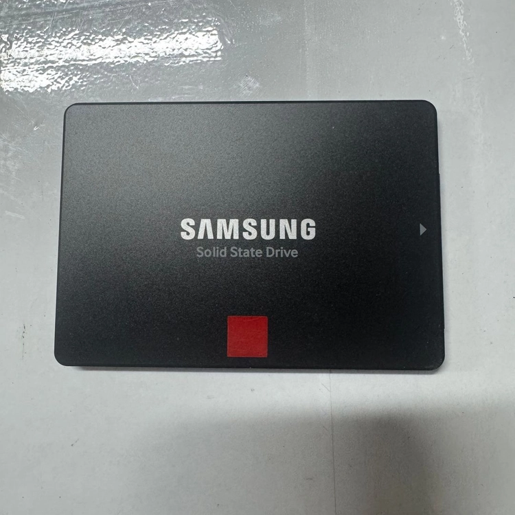 삼성 860 PRO 1TB SSD 판매합니다. 이미지