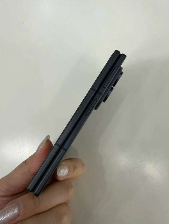 갤럭시 폴드8 256기가 블랙 단품 이미지
