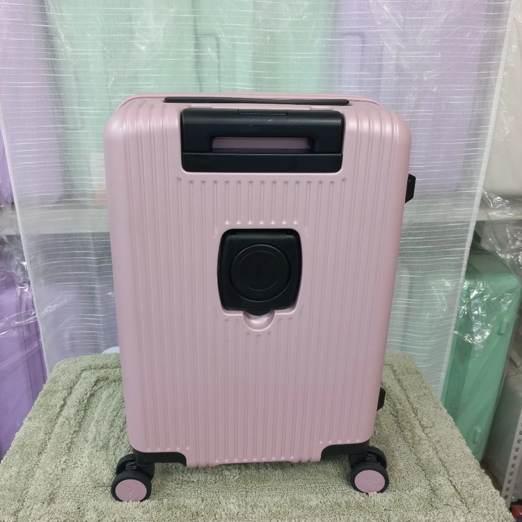 20인치캐리어 리옹 퍼플핑크 촬영용소품으로 사용함 이미지