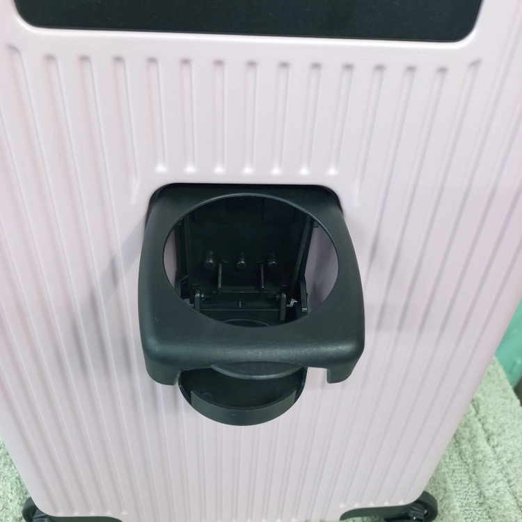 20인치캐리어 리옹 퍼플핑크 촬영용소품으로 사용함 이미지