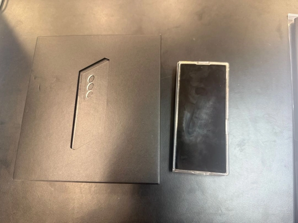갤럭시 Z 폴드 SE 512GB 자급제 (액정이상) SM-F958N - 안심되는 중고거래
