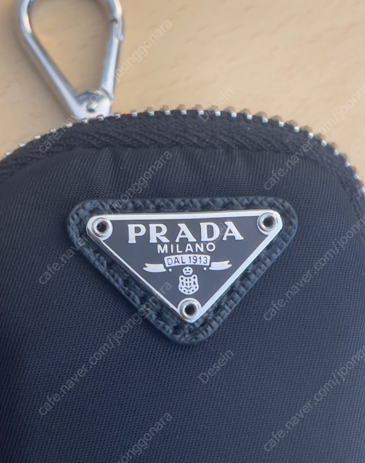 프라다 리나일론 미니 파우치 PRADA 이미지