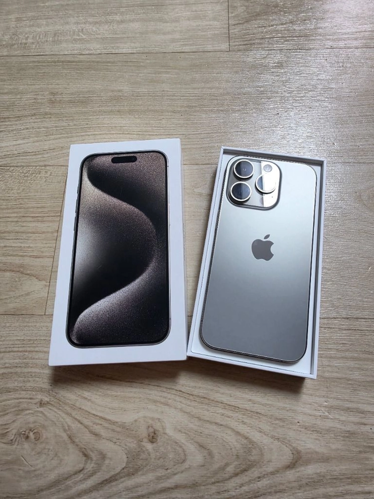 아이폰 15 프로 내추럴 티타늄 256GB 파손 - 안심되는 중고거래