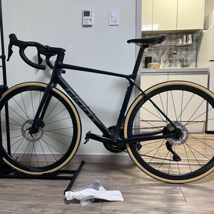 25 자이언트 tcr 어드밴스1kom di2 로드 자전거 이미지