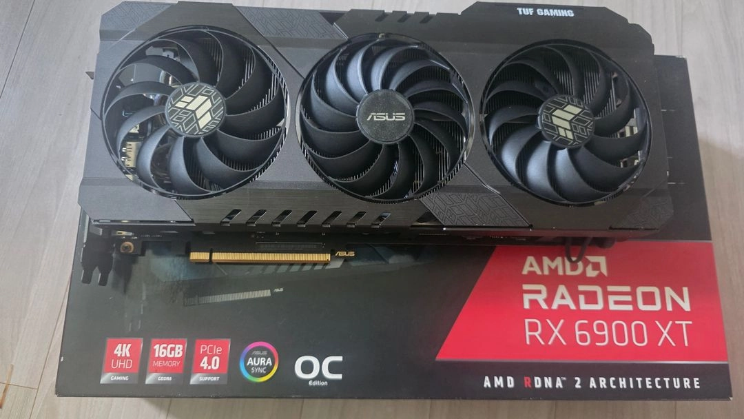 ASUS RX 6900XT 그래픽카드 이미지