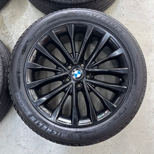 BMW G바디 5시리즈 순정 18인치 휠타이어 판매합니다 이미지