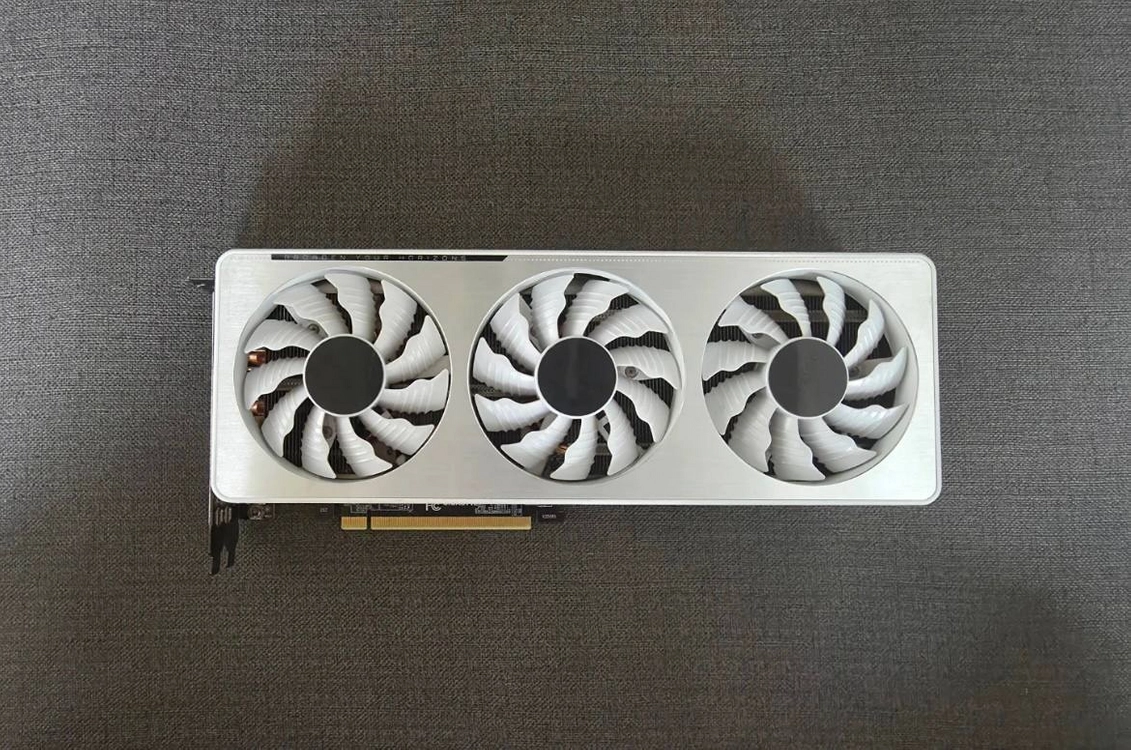 기가바이트 RTX 3070 VISION OC 화이트 - 안심되는 중고거래