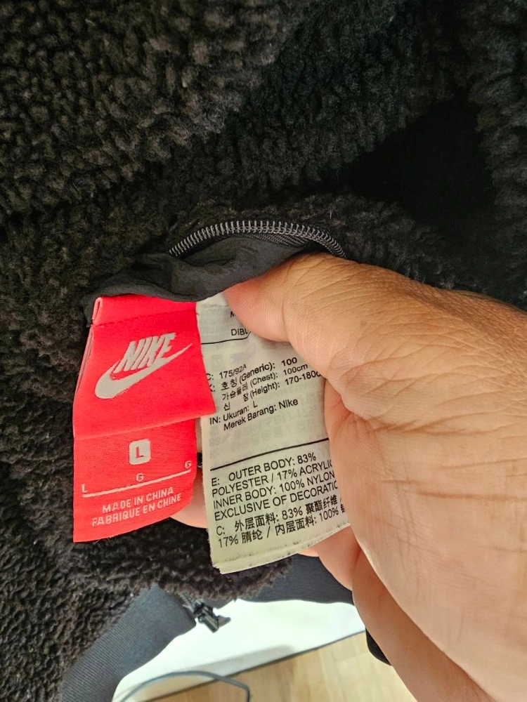 나이키 빅스우시 리버시블 후리스 뽀글이 양면자켓 검정형광 팝니다 이미지