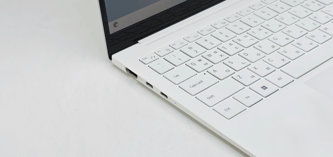 삼성 갤럭시북2 프로 NT951XED-K01/C i5-1240P 16GB SSD 512GB 15.6인치 중고 노트북 이미지