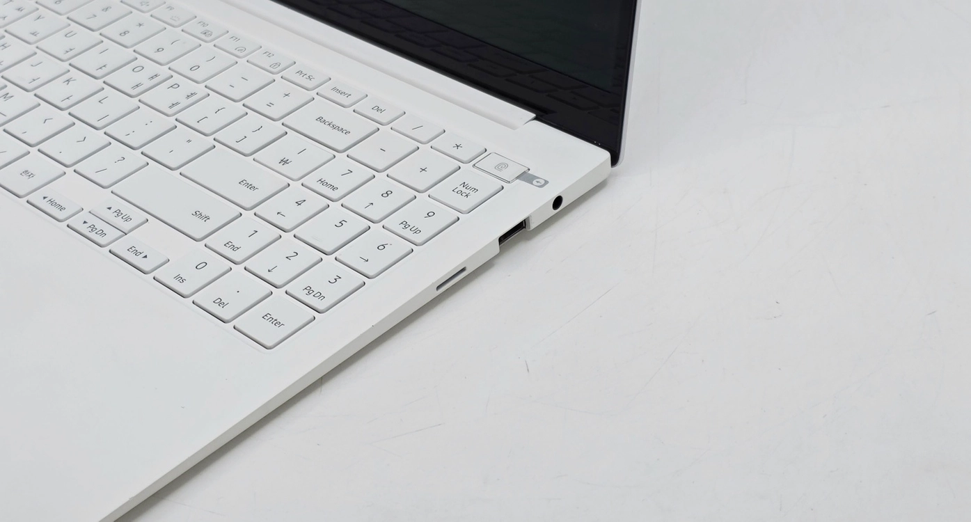 삼성 갤럭시북2 프로 NT951XED-K01/C i5-1240P 16GB SSD 512GB 15.6인치 중고 노트북 이미지