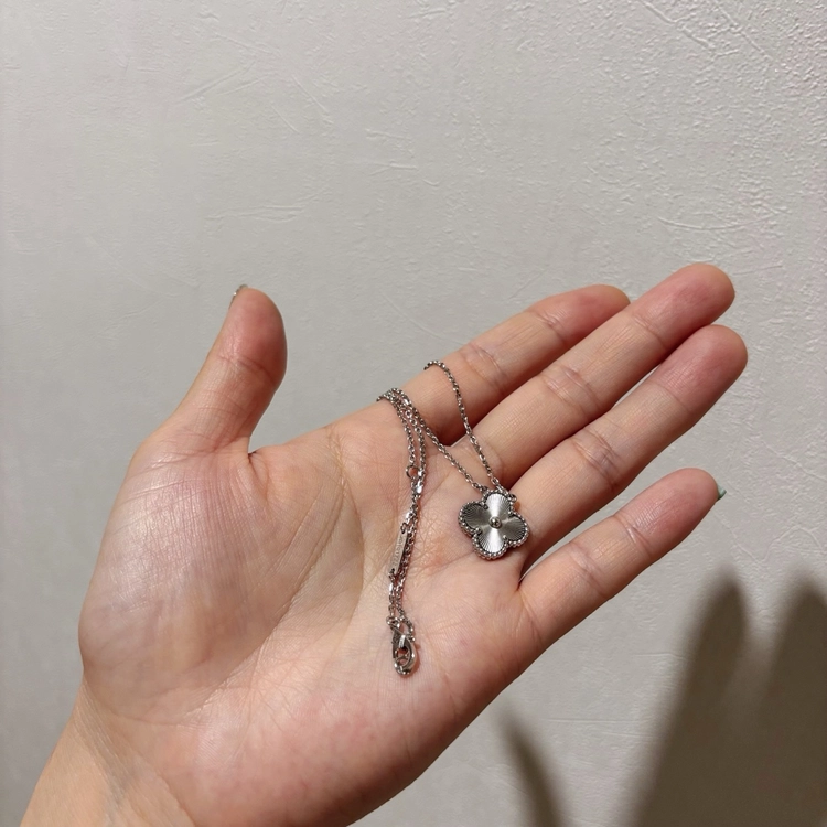[정품] 반클리프앤아펠 빈티지 알함브라 기요세 화이트골드 이미지