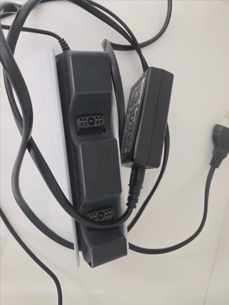 플스5 듀얼센스 충전거치대 이미지