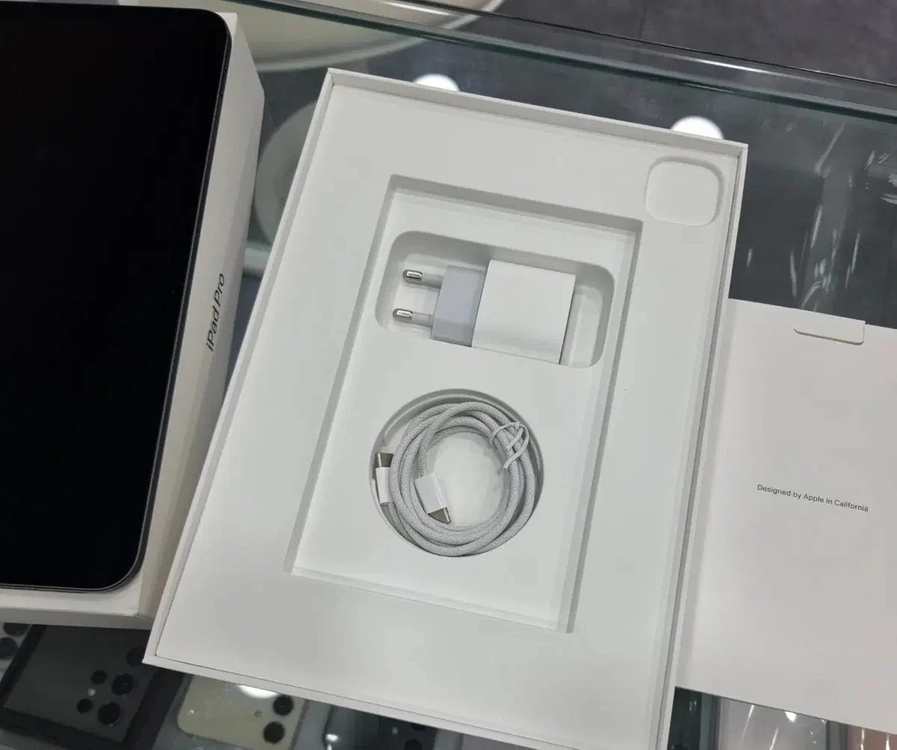 아이패드 프로 11 M5 스페이스블랙 256GB WIFI,애플펜슬 USB-C팝니다. 이미지