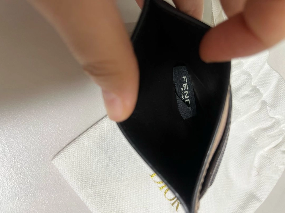 펜디 카드지갑 정품 이미지