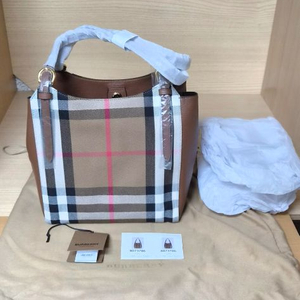 (새상품)버버리 하우스체크 숄더백/토트백 미사용 정품 구찌프라다루이비통디올고야드샤넬셀린느보테가생로랑발렌시아가버버리가 이미지