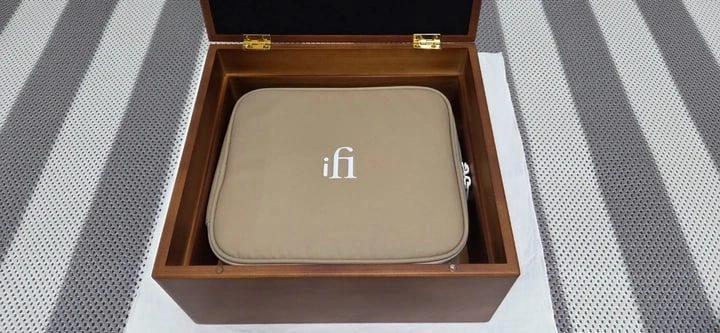 iFi Valkyrie 헤드폰 앰프 골드 풀박스 이미지