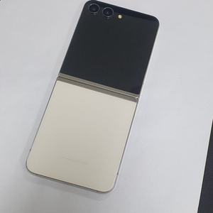 .갤럭시Z플립5 256GB 화이트 SK 무잔상 기능정상 중고폰 216485 이미지