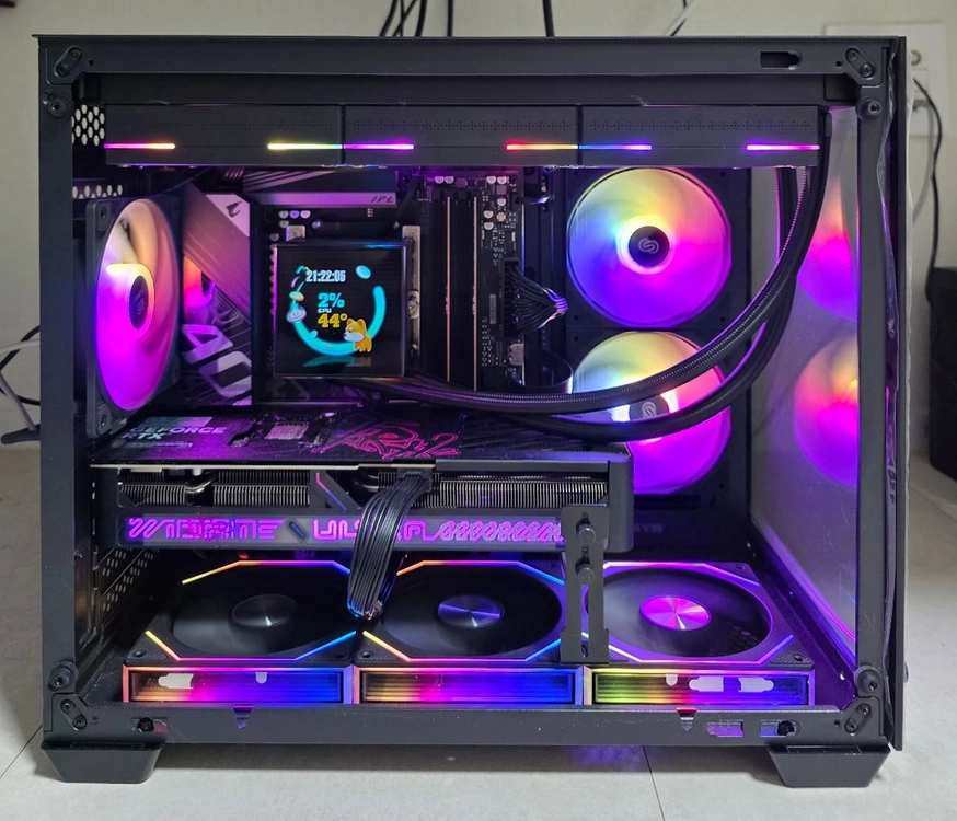 9800X3D , RTX 5070 게이밍 컴퓨터 팝니다 이미지