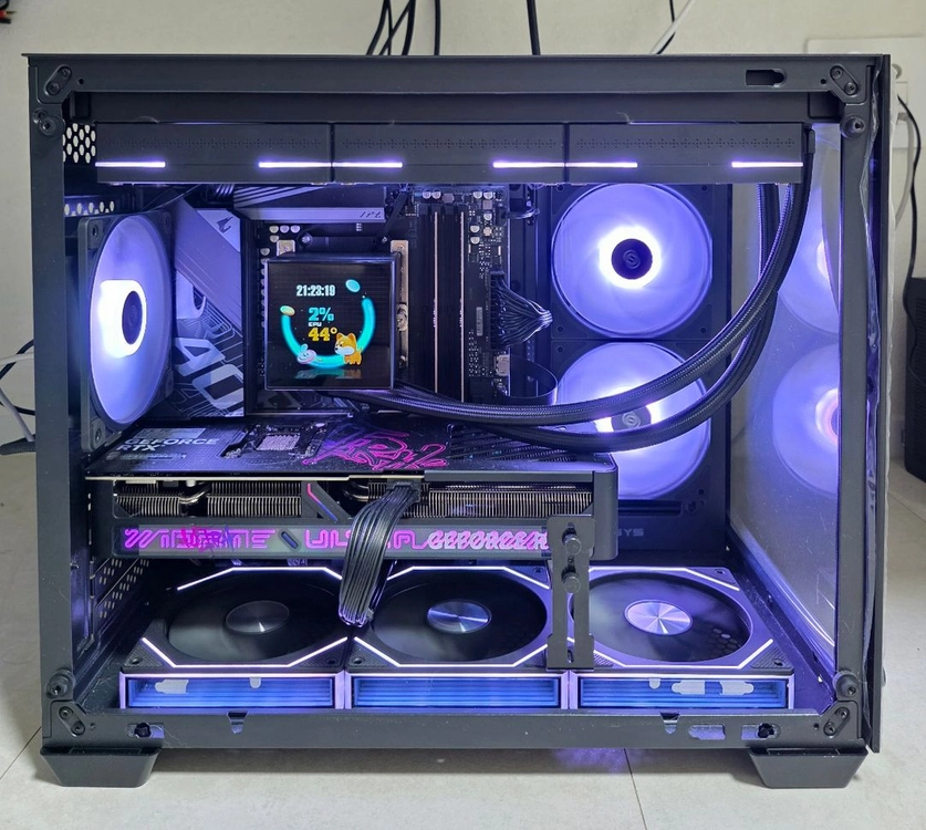 9800X3D , RTX 5070 게이밍 컴퓨터 팝니다 이미지