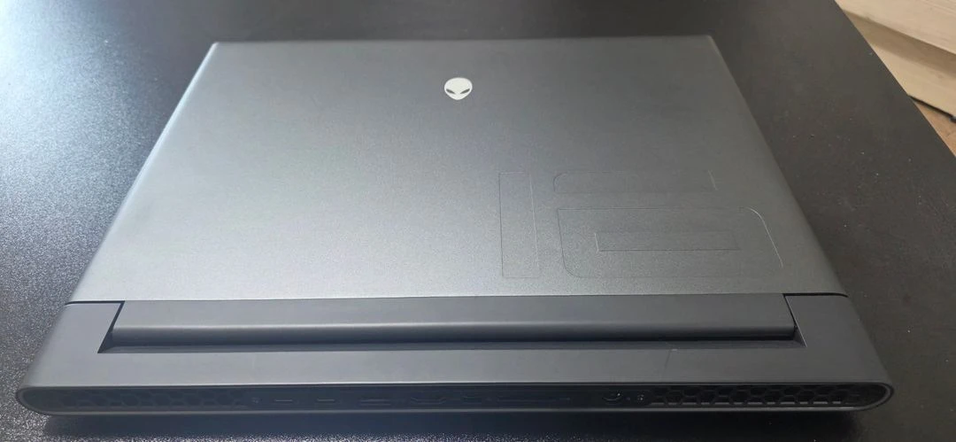 델에일리언웨어 M16R1 QHD 4070그래픽 게이밍노트북(새배터리) 이미지