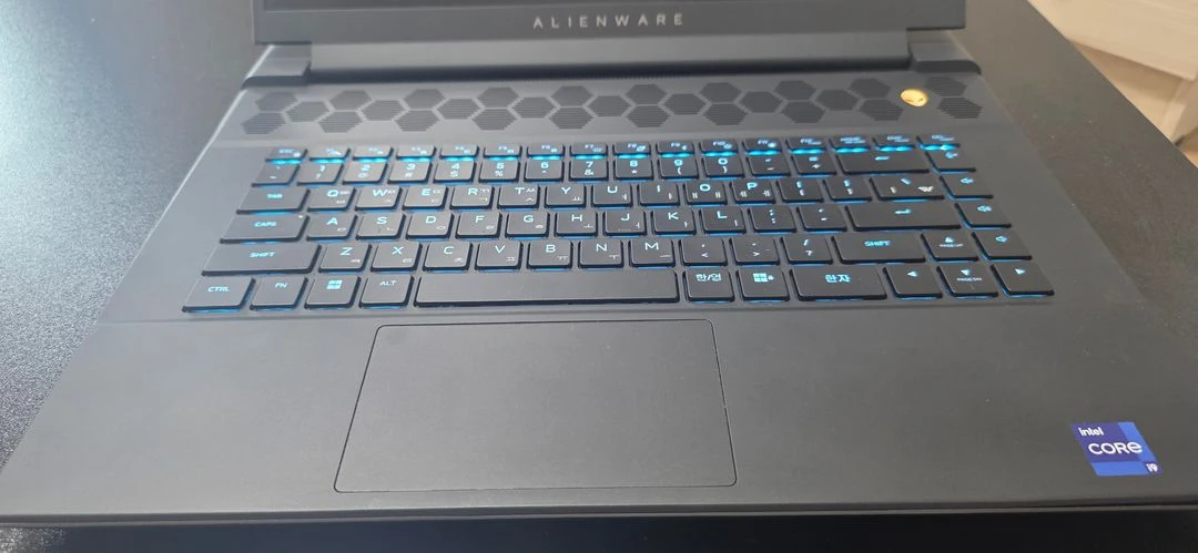 델에일리언웨어 M16R1 QHD 4070그래픽 게이밍노트북(새배터리) 이미지