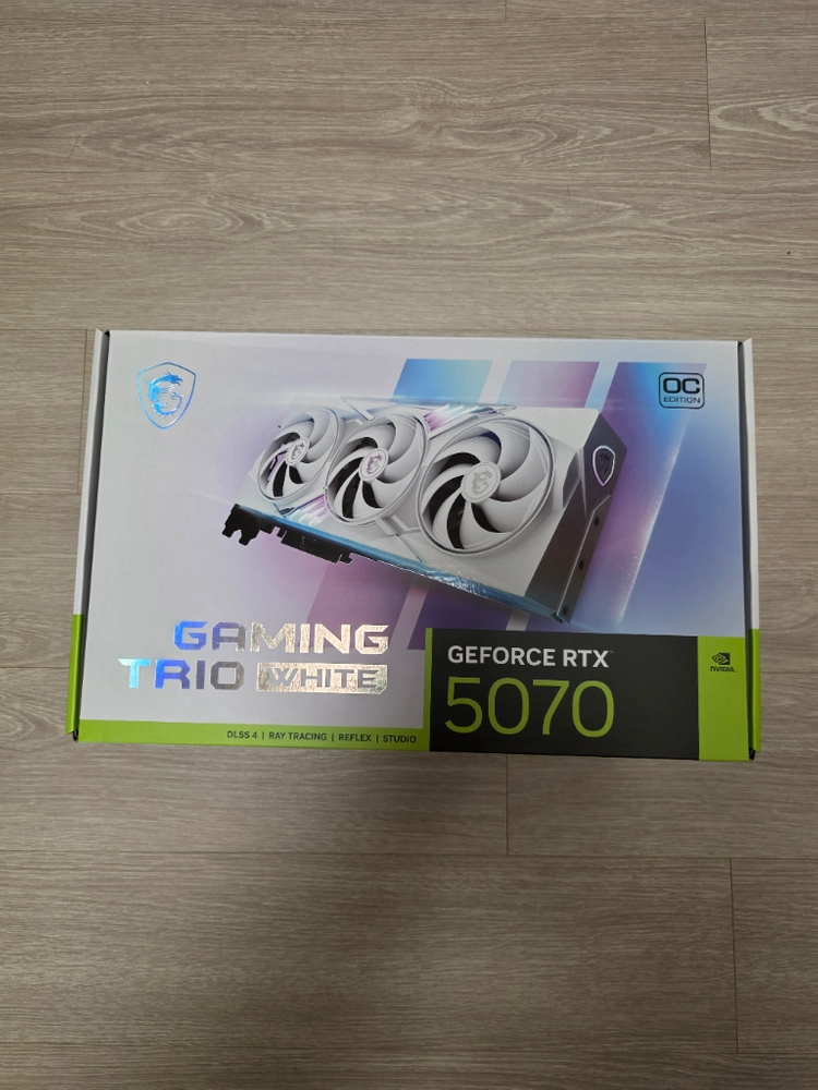 RTX 5070 게이밍 트리오 화이트 - 안심되는 중고거래