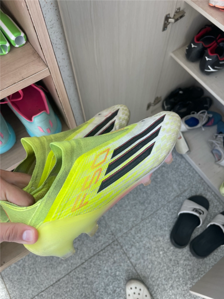 아디다스 f50 엘리트 fg 축구화 리셀존 - 안심되는 중고거래