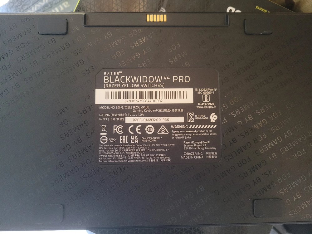 Razer BlackWidow V4 Pro 게이밍 키보드 한달사용 급처리 - 안심되는 중고거래