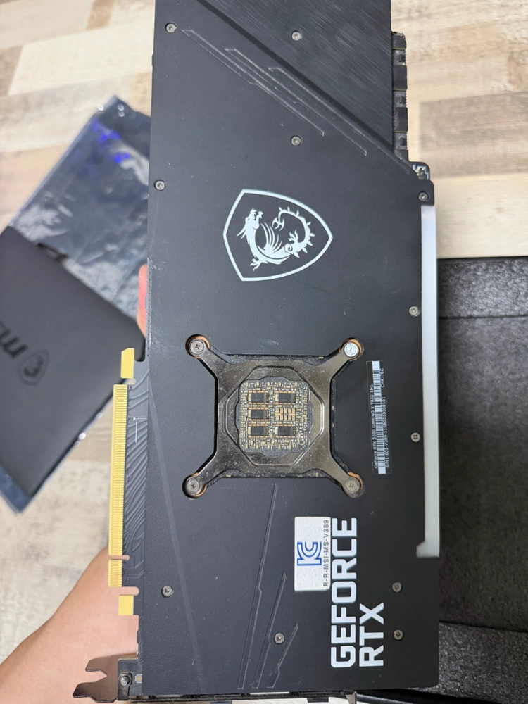 MSI RTX 3080 Gaming Trio 그래픽카드 이미지