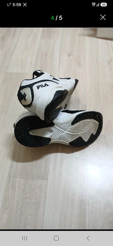 남성신발 휠라 운동화 이미지