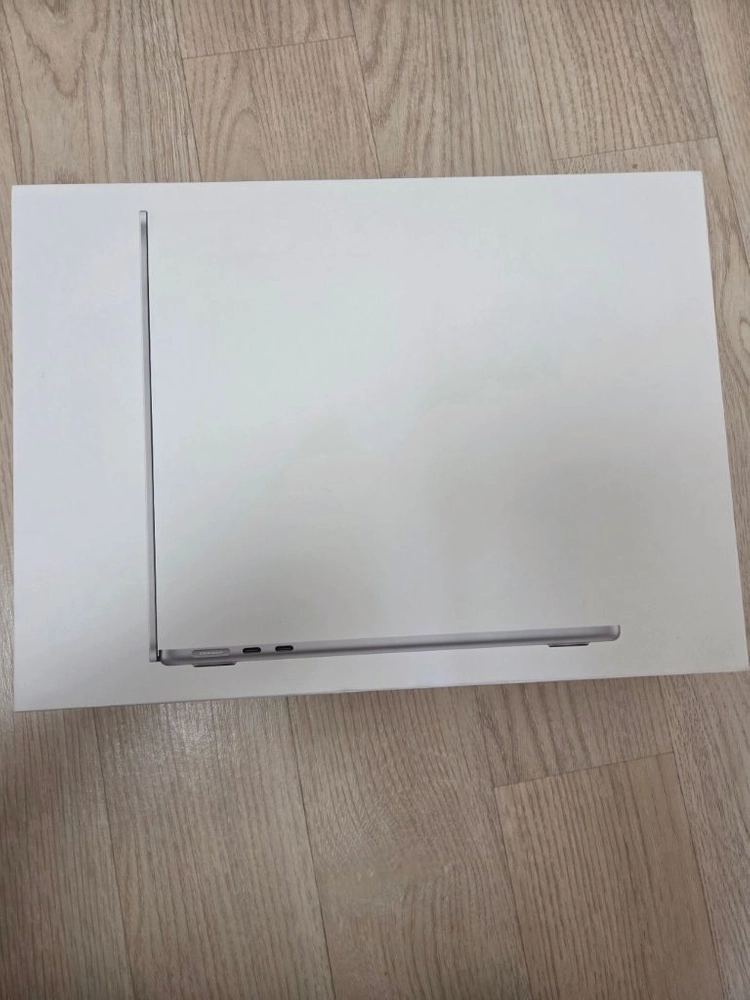Macbook air M5칩 13인치 16GB/512GB 실버 미개봉 이미지